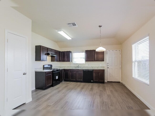 Building Photo - 3306 Any Way