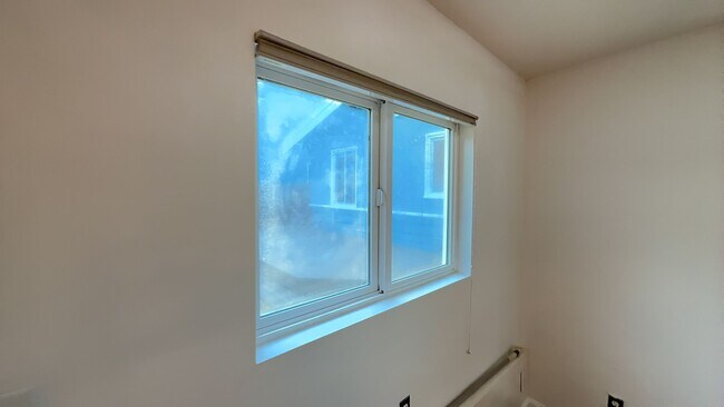 Building Photo - EPIC REA: Beautiful 2 Bed/2 Bath In the Heart of West Berkeley’s Poet’s Corner.