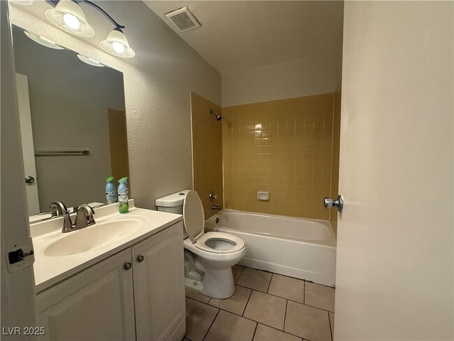 Building Photo - 2853 Wheelwright Dr