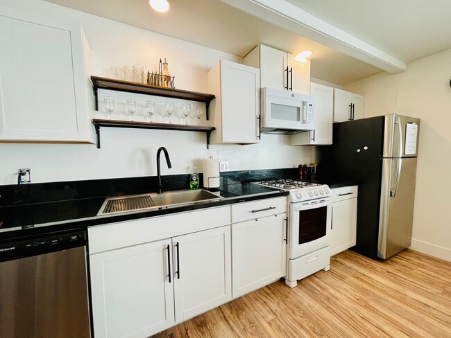Building Photo - 1258 Mistletoe Ln