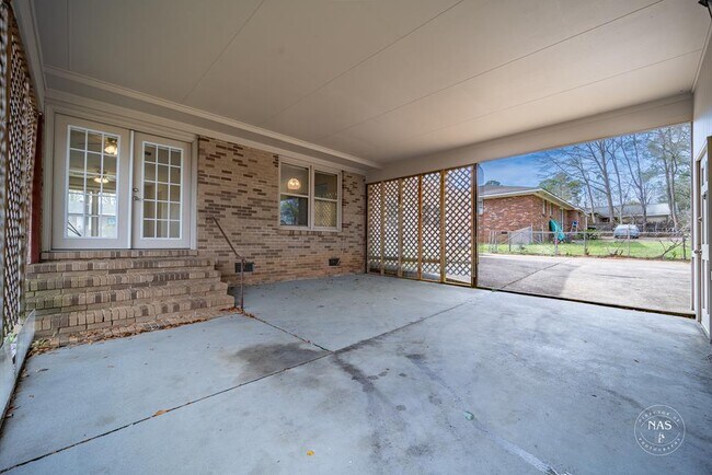 Building Photo - 2802 Evans Dr