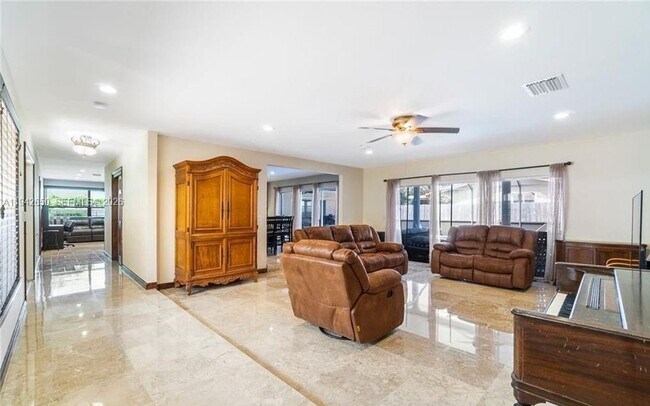 Building Photo - 601 N 44th Ave