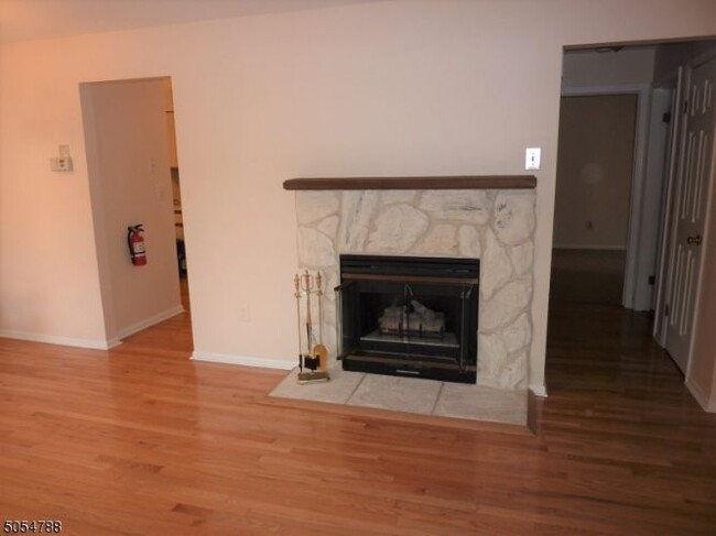 Building Photo - 133 Sunrise Dr