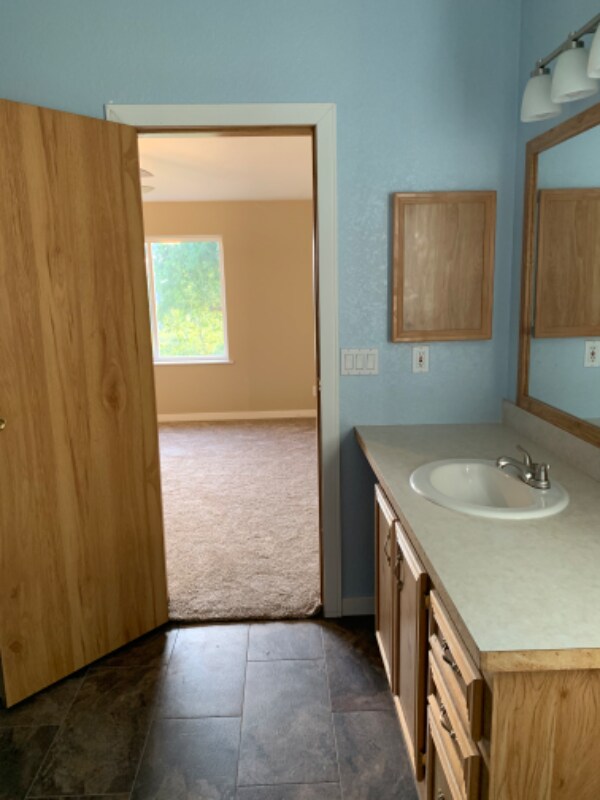 Building Photo - 276 Alpenridge Rd