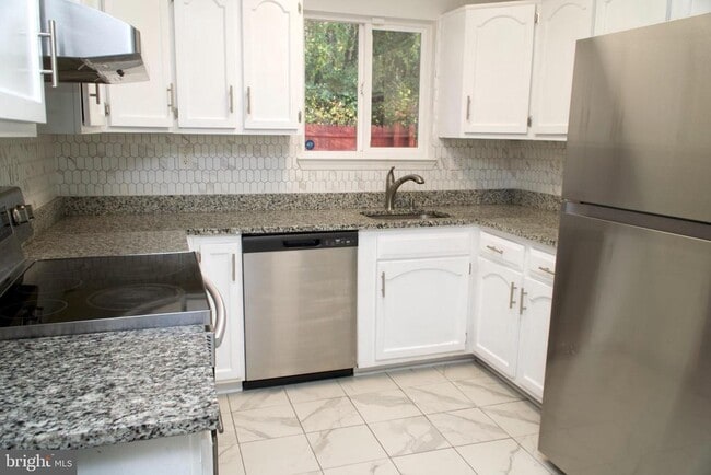 Building Photo - 7710 Merrick Ln