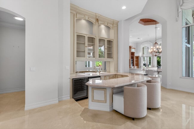 Building Photo - 331 Mizner Lake Estates Dr