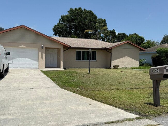 Building Photo - 1143 SE Sabina Ln