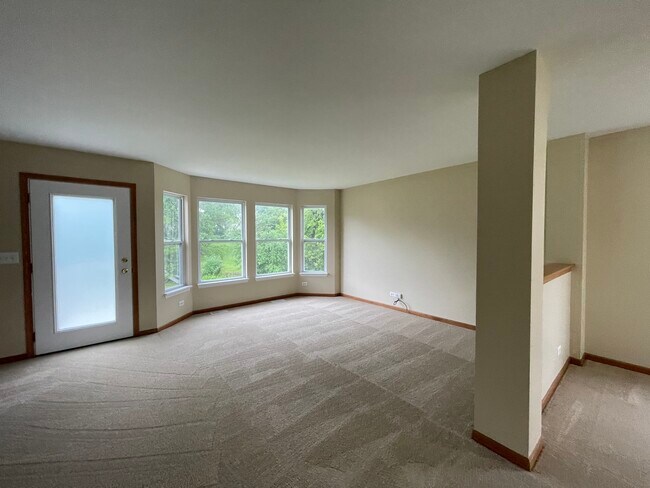 Building Photo - 649 Linda Ct