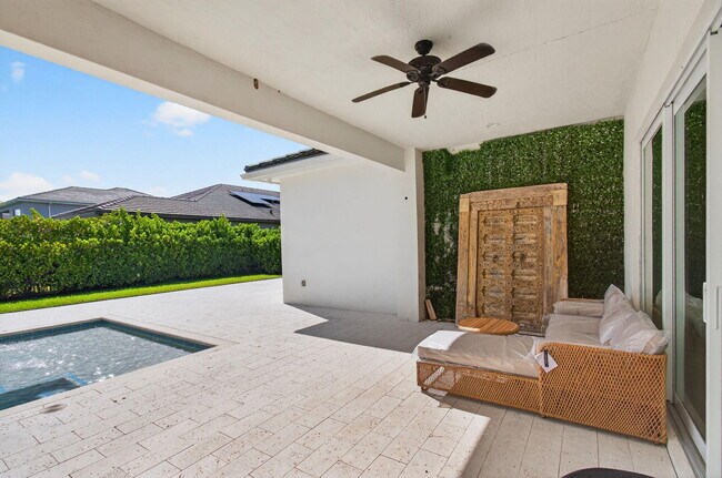 Building Photo - 19886 Meadowside Ln