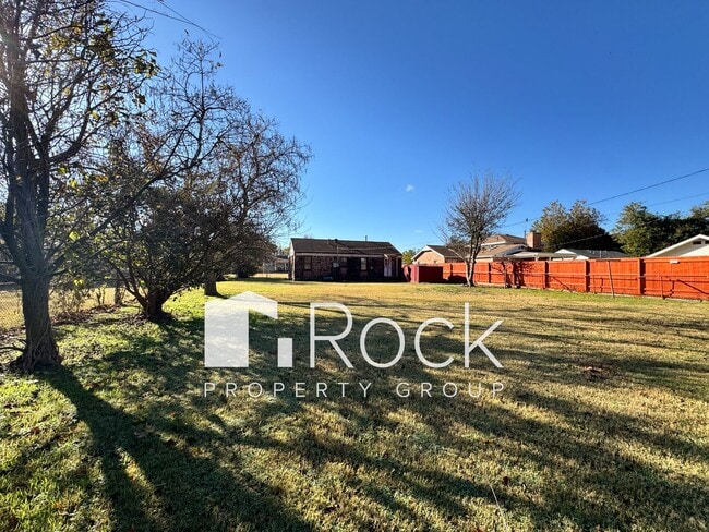 Building Photo - Charming Home with Real Wood Floors and Covered Parking ~ Offering 1 Month FREE Rent~