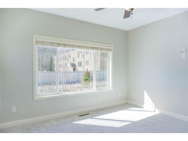 Building Photo - 1464 Ravoux Ln