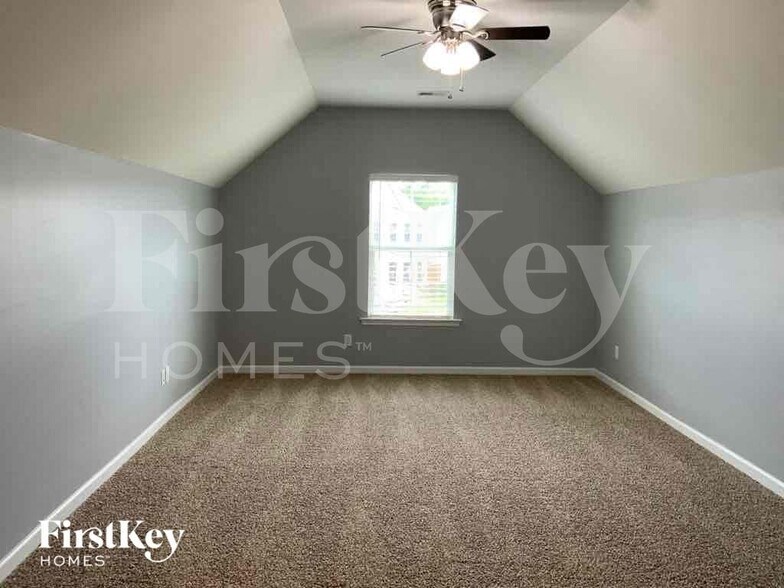 Building Photo - 447 Stonefield Cir