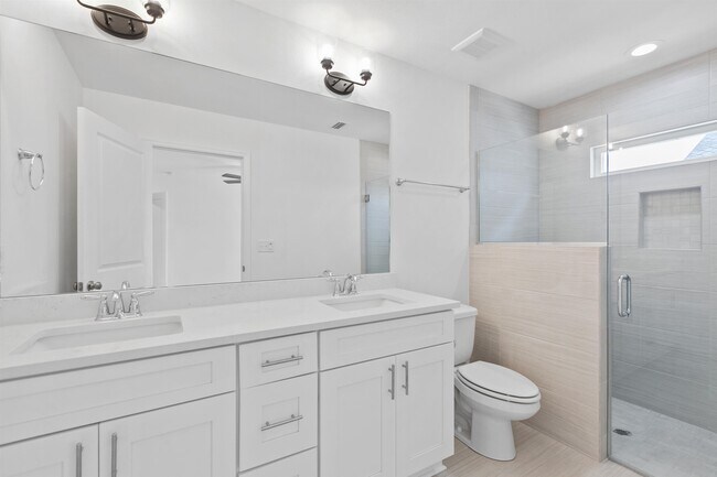 Building Photo - 1363 Landon Hills Dr