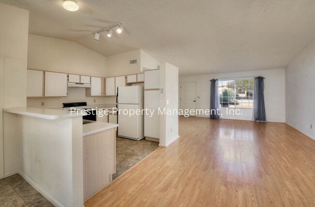 Building Photo - 3/2 Beautiful Rita Ranch Home With Open Design!!!