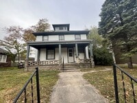 Building Photo - OM-910 N 9th Street