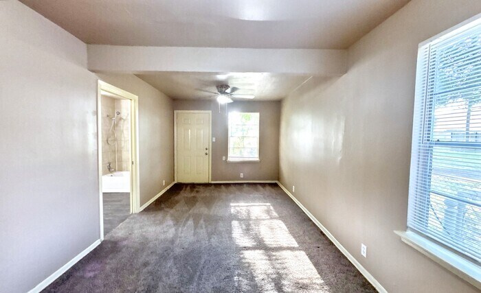 Building Photo - 5826 Burr Oak Dr