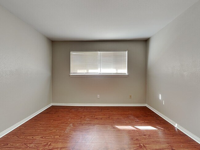 Building Photo - 16362 Brinkwood Dr