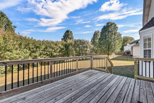 Building Photo - 3 Bedroom Pet Friendly Home For Rent With ...