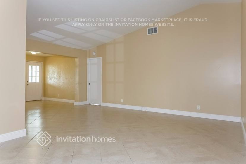 Building Photo - 5741 Northpointe Ln