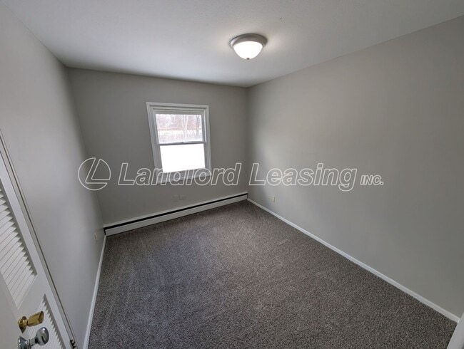 Building Photo - Updated 3-Bedroom Home with Garage & Fenced Yard