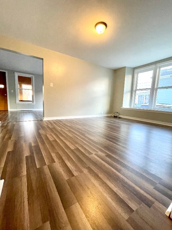 Building Photo - 107 Mechanic St