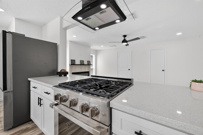 Building Photo - 6307 Marinwood Dr