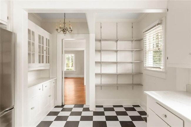 Building Photo - 5450 E Mountain St