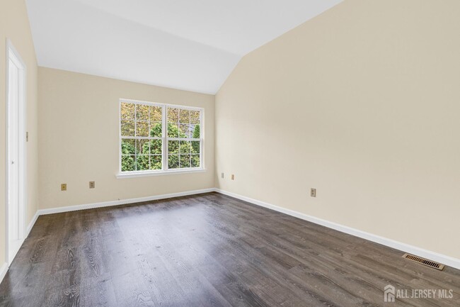 Building Photo - 267 Shady Oak Ct