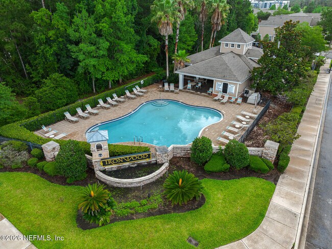 Building Photo - 4166 Highwood Dr