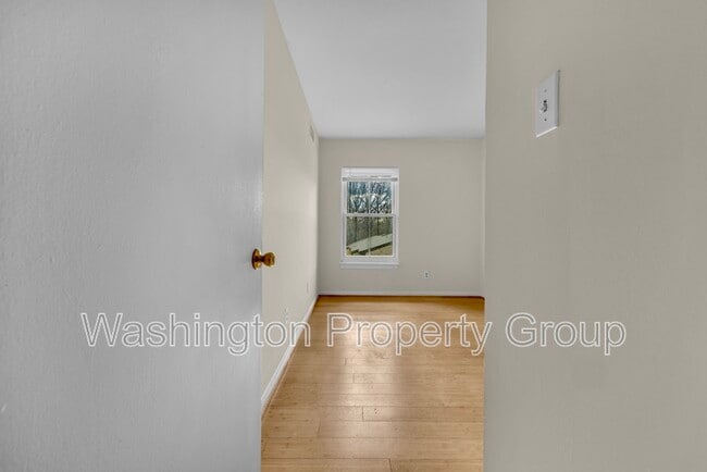 Building Photo - 2200 Castle Rock Square