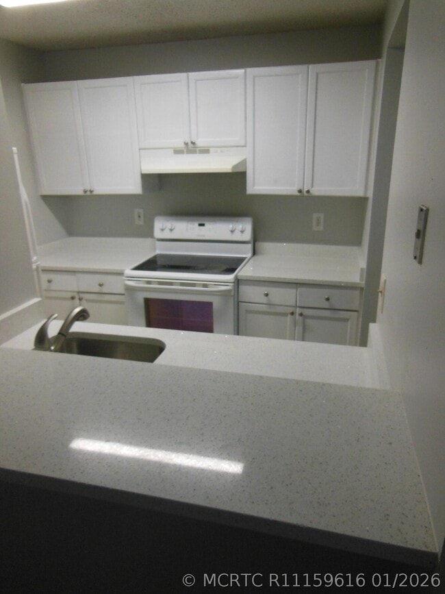 Building Photo - 709 Meadows Cir