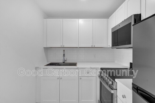 Building Photo - 209 Summer St
