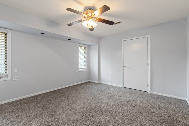 Building Photo - 22 E Hawthorne St