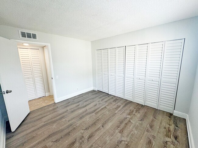 Building Photo - 4543 Treehouse Ln