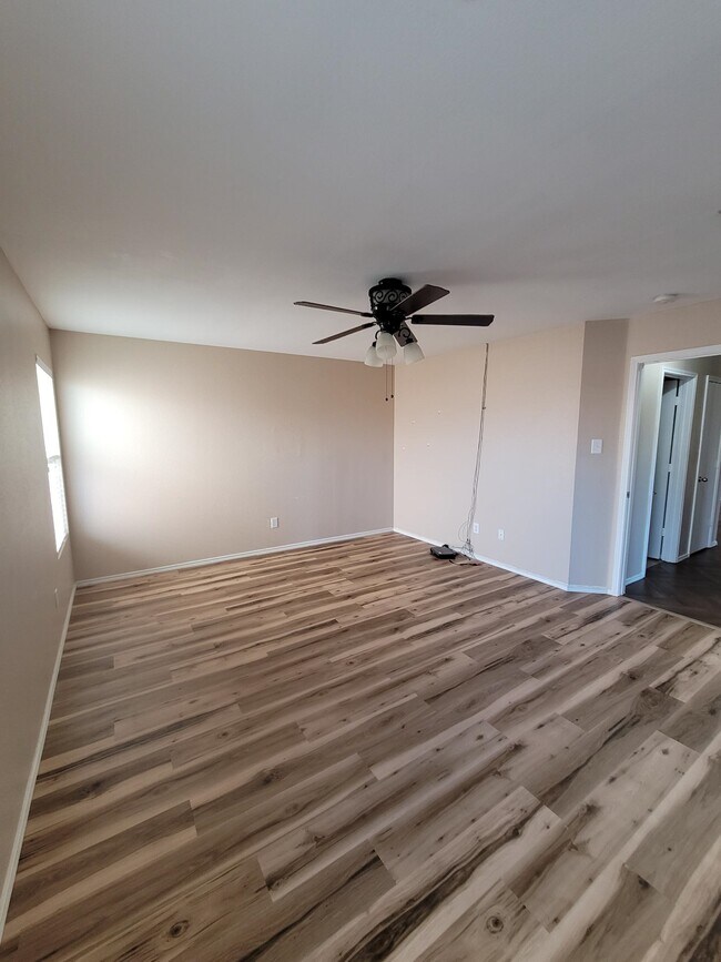 Building Photo - 1012 Mosaic Dr