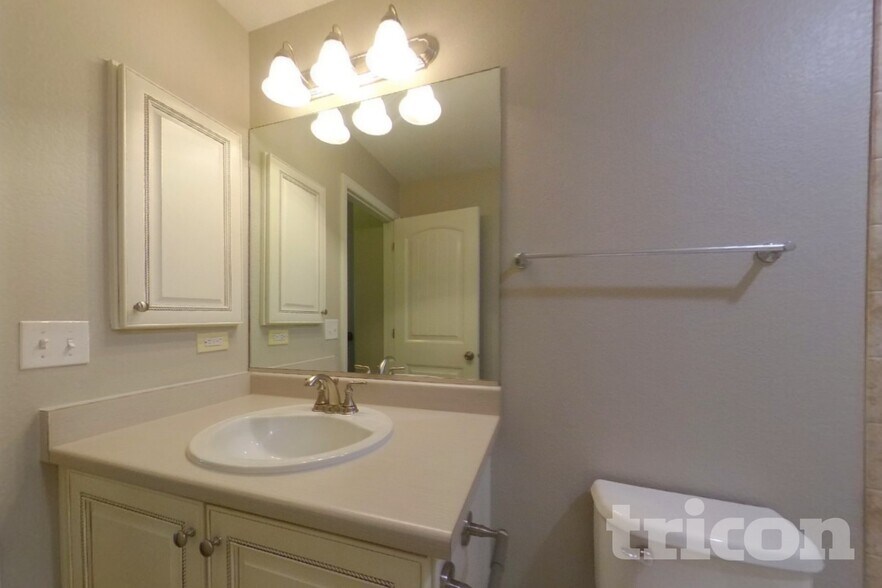 Building Photo - 10973 Echo Canyon Dr