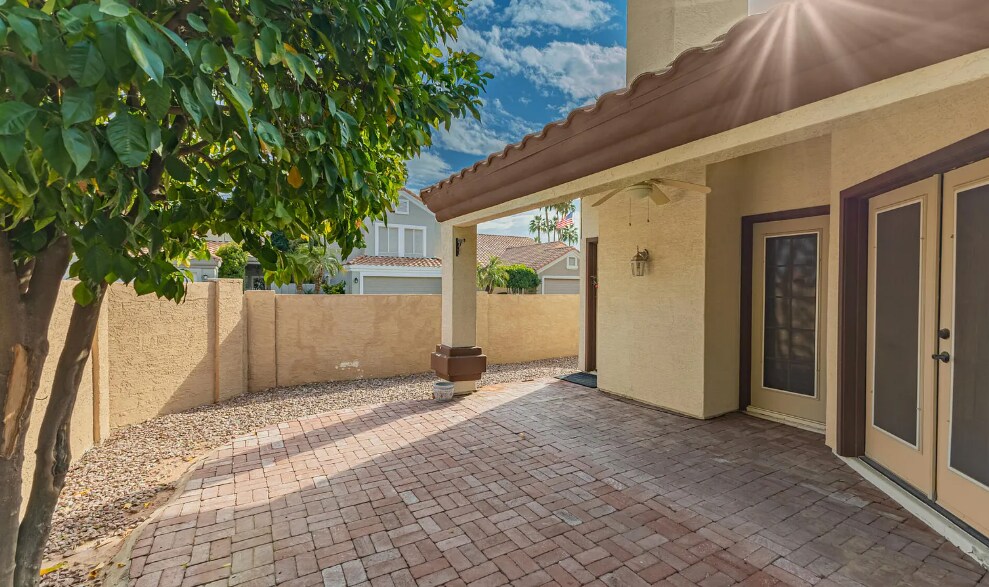 Building Photo - 517 S Paradise Dr