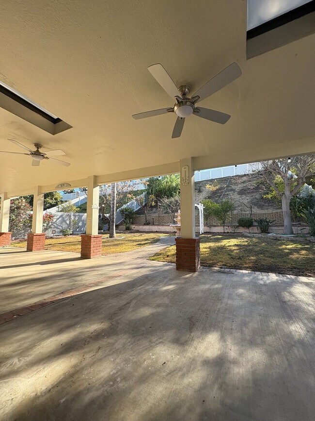 Building Photo - Beautiful Horsethief Canyon Ranch Home located in Corona