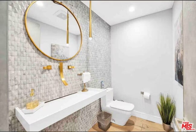 Building Photo - 13812 Cumpston St