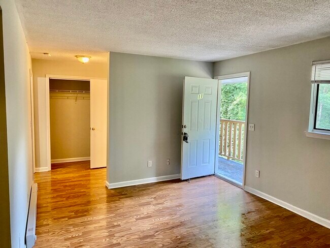 Primary Photo - Red Bank 1Bed/1Bath Apartment