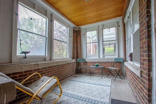 Building Photo - 4934-4936 Davenport Street