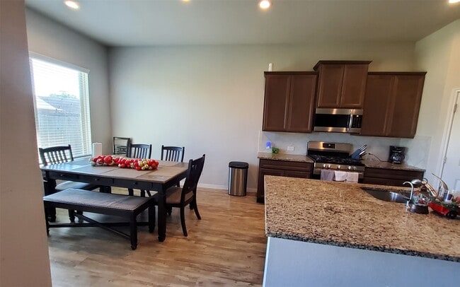 Building Photo - 24418 Hollow Gate Meadow Ct