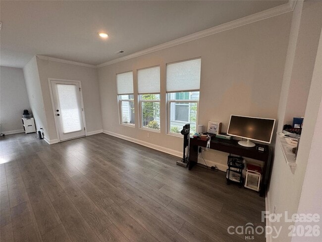 Building Photo - 335 Ladybird Ln