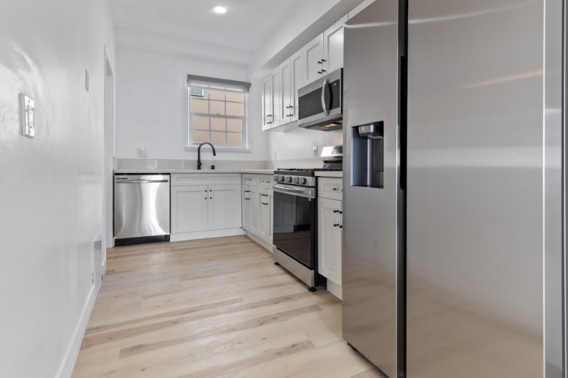 Building Photo - 1524 N Sycamore St