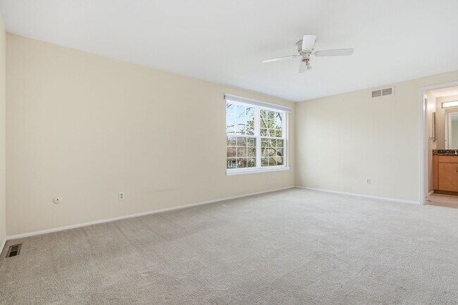 Building Photo - 6170 E Briarwood Cir