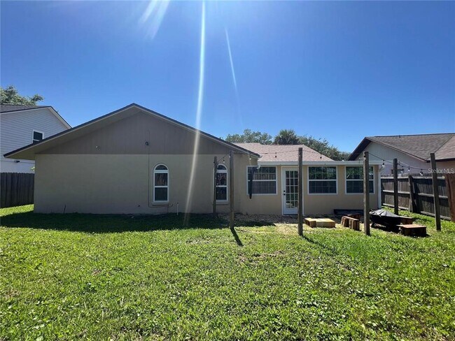 Building Photo - 9930 Chesham Dr