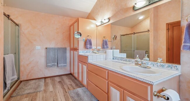 Building Photo - 25151 Pleasant View Dr