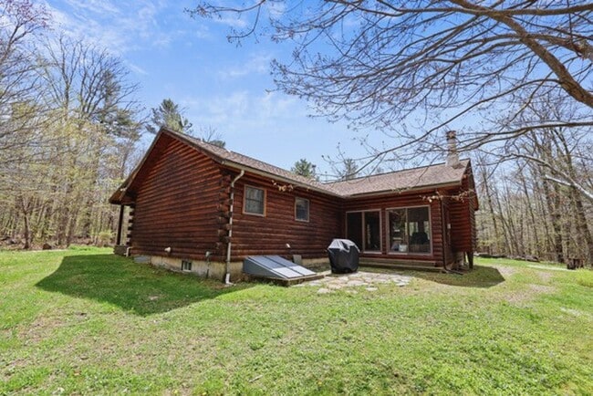 Building Photo - Peaceful Log Home Retreat – Long-Term Beck...