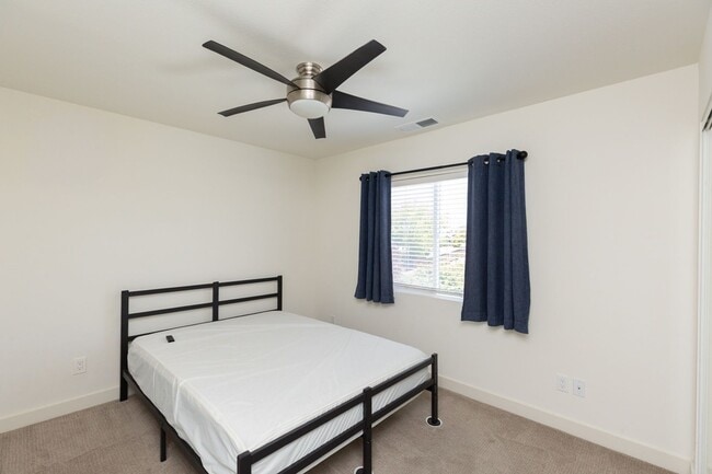 Building Photo - 4 Bed, 2.5 Bath - Lemon Grove Single Famil...
