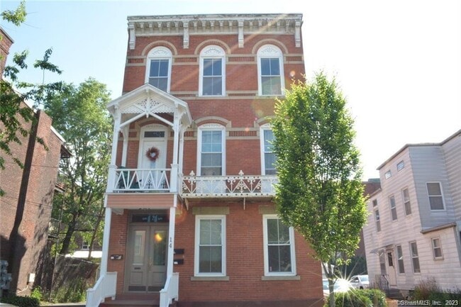 Primary Photo - 14 Pearl St